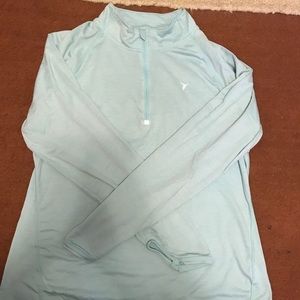 Lightweight‎ workout pullover